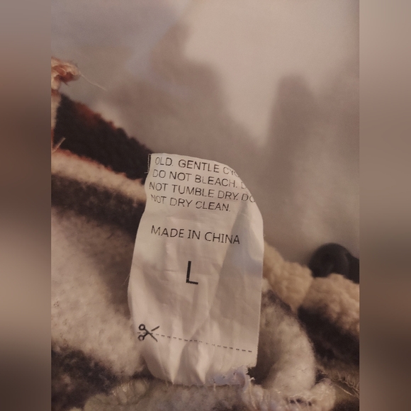 Amazon Cream, Brown And Black Southwestern Patterned Teddy Jacket - Picture 4 of 7